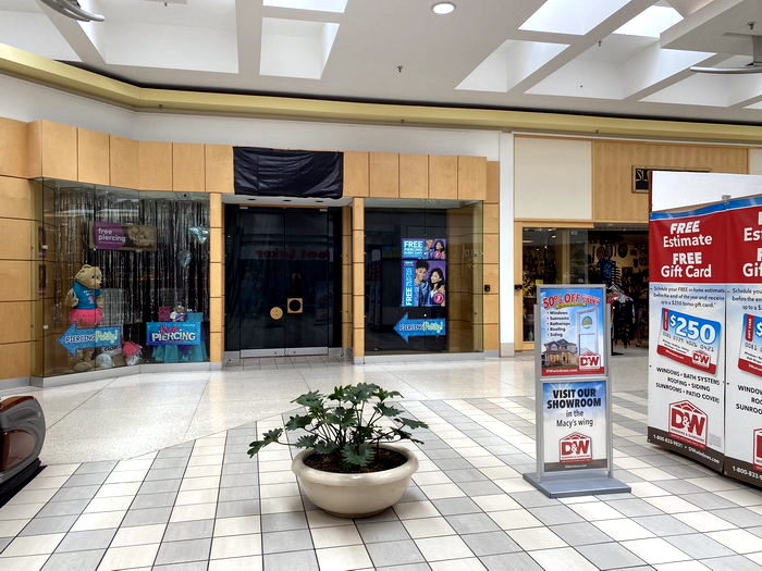 Fashion Square Mall - June 15 2022 Photo (newer photo)